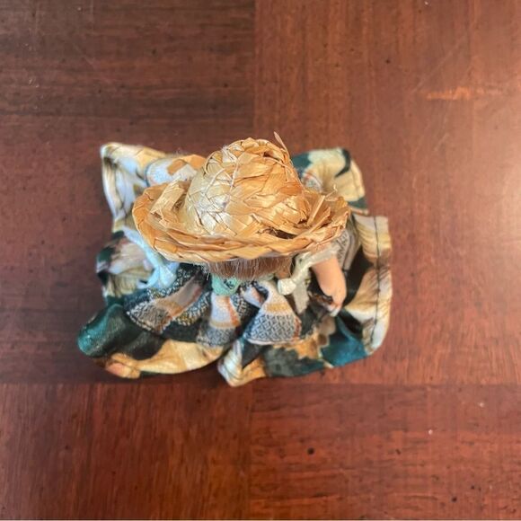 Vintage Doll Anne of Green Gables Figurine 2.5" tall - Picture 2 of 7